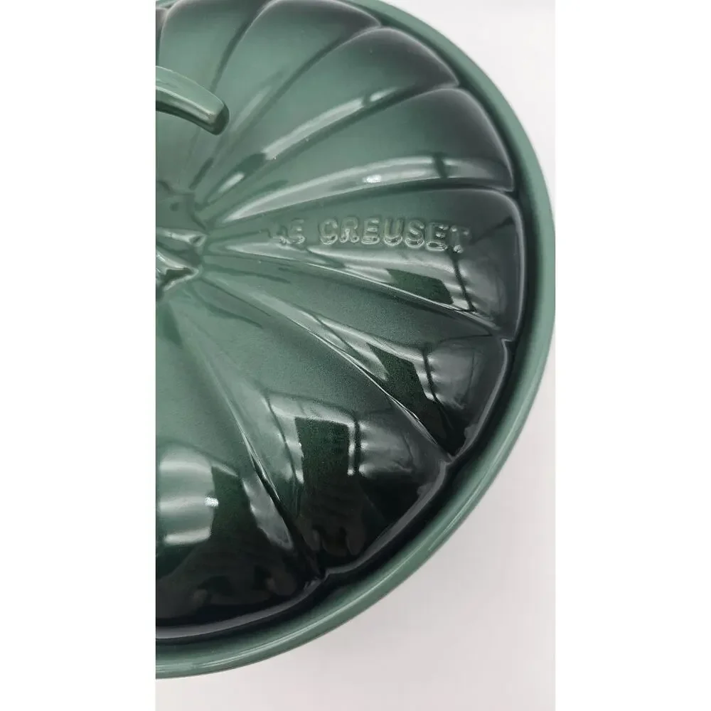 LE CREUSET Pumpkin Pie Dish W/Lid In Artichaut
